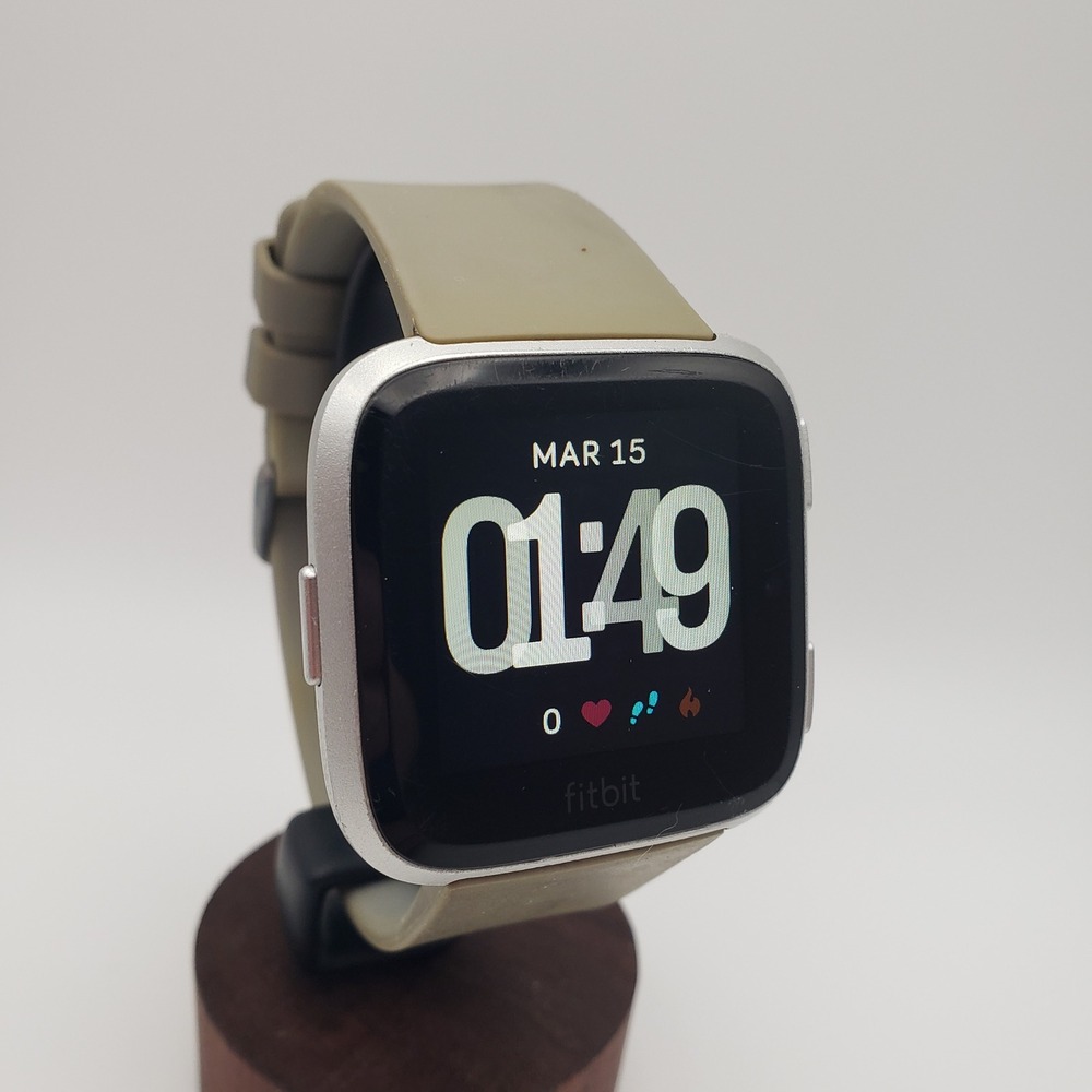 Fitbit Versa Smartwatch Large Gray FB504 Fitness Tracker Heart Rate Sleep